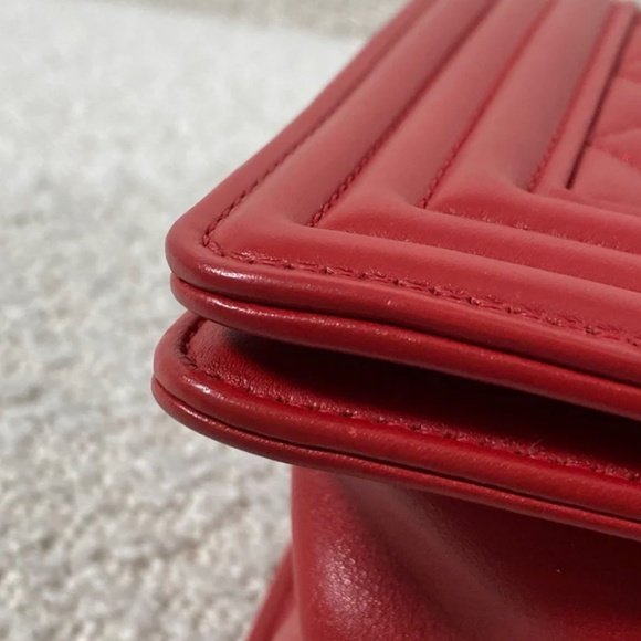 Pre-Owned Authentic Chanel Boy Bag Red Lambskin Old Medium - Picture 8 of 16